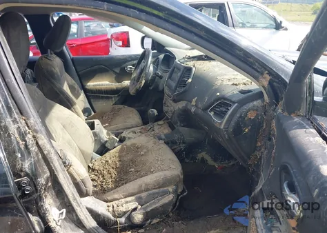 2019 Jeep Cherokee Latitude 4X4 from USA, damaged, VIN 1C4PJMCX1KD365228